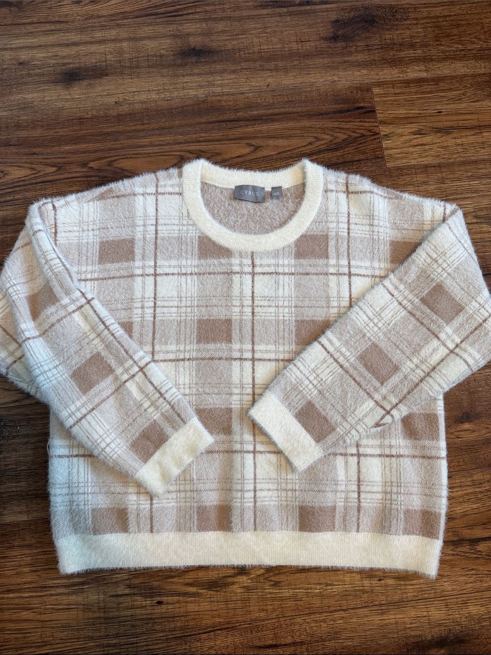 CYRUS Fuzzy Plaid Pullover Sweater White Beige Size L Windowpane Cozy